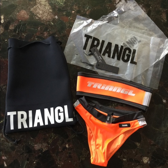 Bikini - Picture 1 of 5